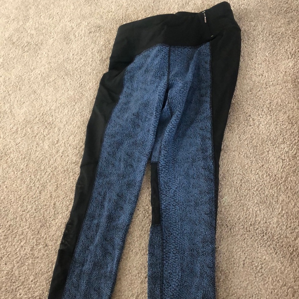 Carrie underwood workout pants